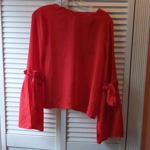 Bell sleeve shirt